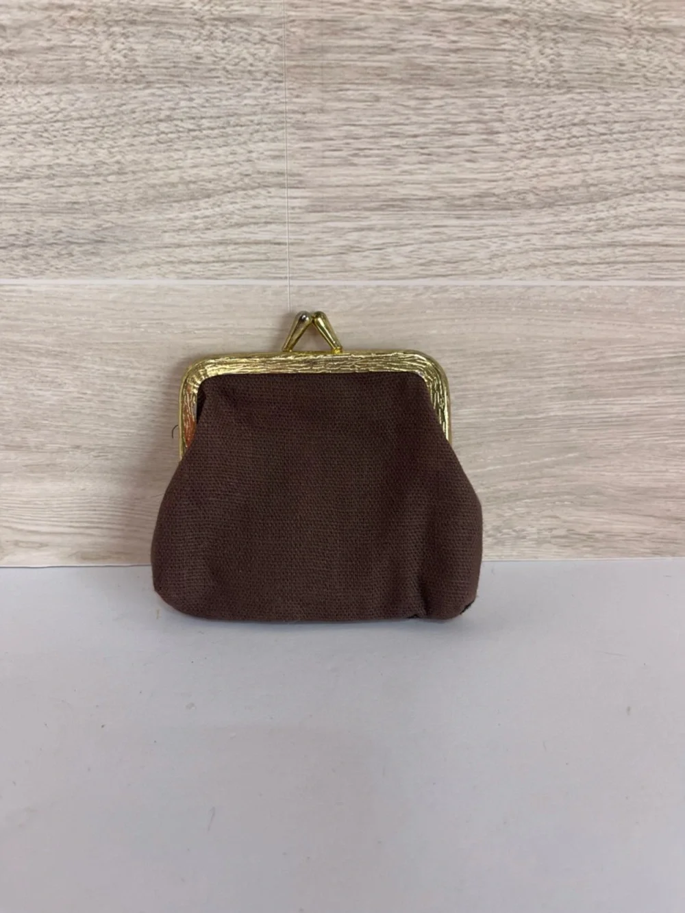 Vintage Needlepoint Style Change Purse, Kiss Lock Coin Purse - Picture 2 of 7